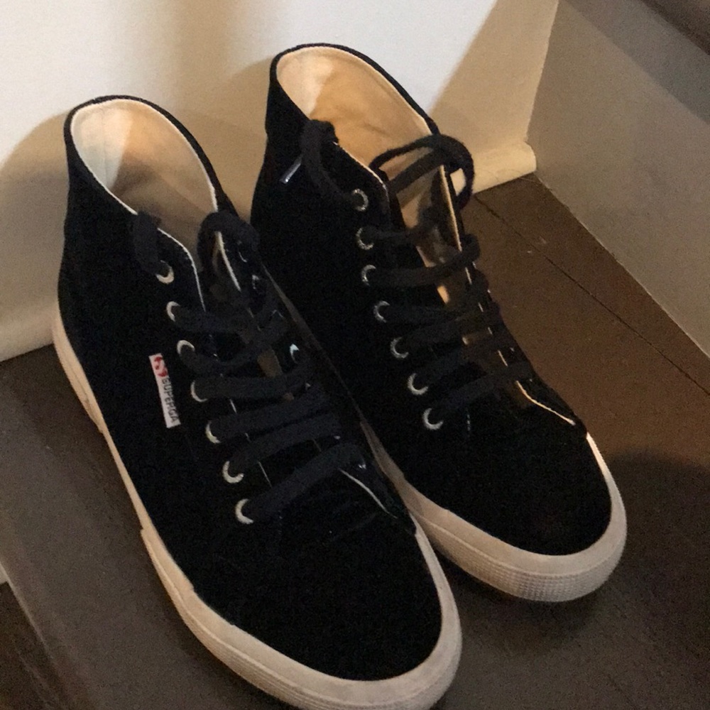 Women’s size 9, EU 40 Superga  high top shoes